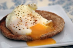 Microwaved Poached Egg from Zestuous