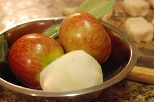 apples in bowl.