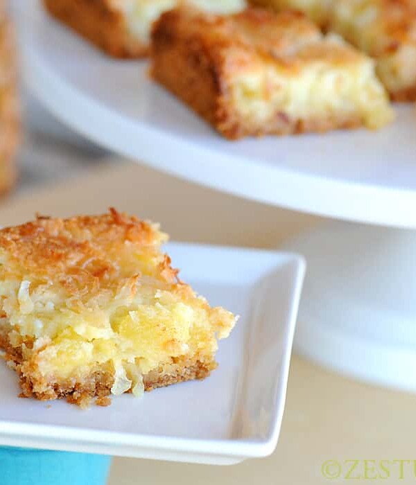 Pina Colada Ooey Gooey Cake